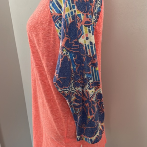 LulaRoe Randy Shirt - Picture 3 of 6